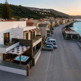 Aqua Vista-Villa Horizon Luxury Sea front villa with Jacuzzi & Endless sea view