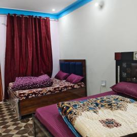 HIMALAYAN ESCAPE HOMESTAy, hotel in Sari