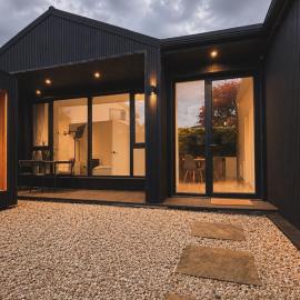 Deerpark semi sleeps 8 with sofa bed & optional extra outdoor sauna, hotel in Cashel