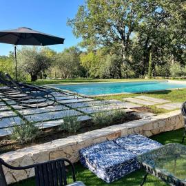 Villa avec piscine privée Profitez du calme et du soleil, hotell i Grimaud