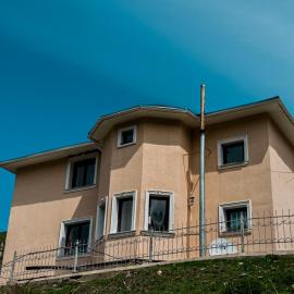 Kolsay Tanbalytas Villa, hotel a Kolʼbastau