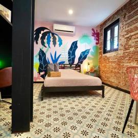 5.1 Loft • Lobby • Generator • Parking • 2nd Floor, хотел в Маягес