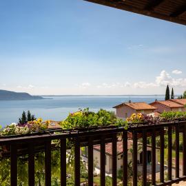 VILLA la QUERCIA LAKE VIEW, hotel a Toscolano Maderno