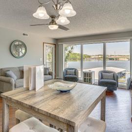 Lakefront Osage Beach Condo w/ Balcony & Pool