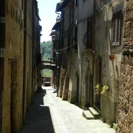 Palazzo le Balze with 3 bedrooms and 3 private bathrooms, khách sạn ở Bagnoregio
