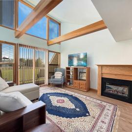 Putters Paradise Stylish 1BR Golf Course Apartment with Scenic Views, Hotel in Sequim