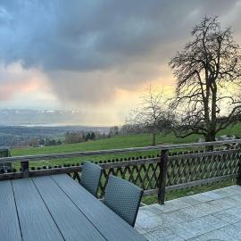 Panorama-Chalet Unterbach, hotel i Hinwil