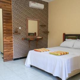 Sunrise Lodge and Lounge Hotel โรงแรมในPanji