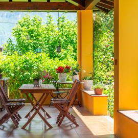 Villetta Camelia with Garden by Wonderful Italy
