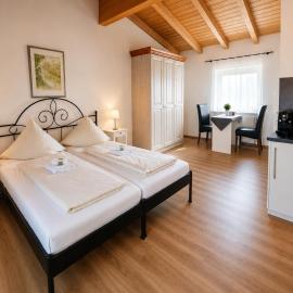 Dorfschänke DEGGENDORF Hotel & Apartmenthaus