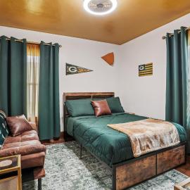 Spacious Stay near Lambeau