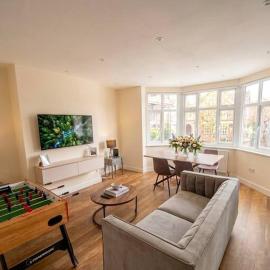 The Mayfield Suite -Modern Two Bed Apartment, hotell sihtkohas Purley