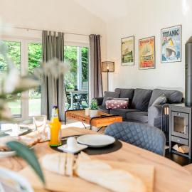 Fördezauber - Ruhiges Ferienhaus mit eingezäuntem Garten und Kamin