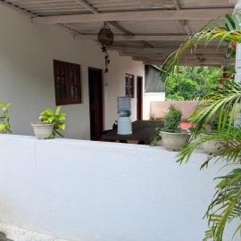 The Garlic Lodge - Habarana, hotel in Habarana