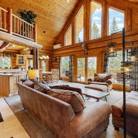 Cascade Lakeview Log Cabin, hotel u gradu Cascade