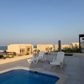 Beach front 414 villa private pool – hotel w Maskacie
