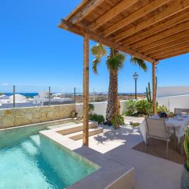 CocoMar I- Luxurious ECOvilla with pool near the sea, hotel u gradu Guatiza