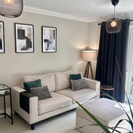 Stylish 2 Bed House - Sleeps 4 - Free Parking - Near HS2 & Drayton Manor