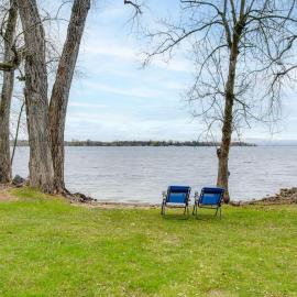 'Eagles Rest' Peaceful Cottage on Lake Champlain, hotell i Chazy