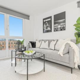 Leeds Dock, Stylish 2 BR Apartment, Free Parking, Close To Leeds City Centre, Hotel in Hunslet