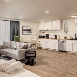 Downtown city studio - King bed