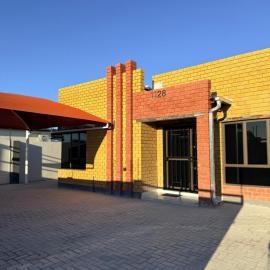 ETU's Accommodation – hotel w mieście Oshakati