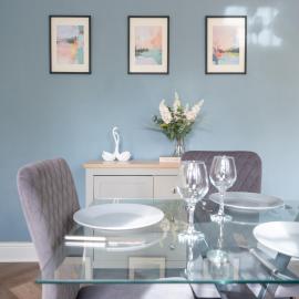 2 BR Apartment- Private Parking