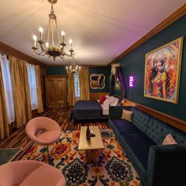 The Queen Hotel- Downtown Luxury, hotel a Sturgeon Bay