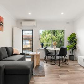 Luxe 2BR, Restaurants, 8 Min to CBD FREE Parking، فندق في Prospect