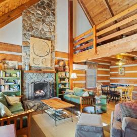 Trailhead Cabin, hotel in Boone