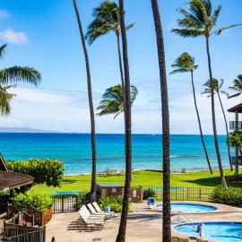 Oceanfront Studio FREE CAR Papakea Ocean view Renovated Studio PKE-304 by KBM, hotel a Kaanapali