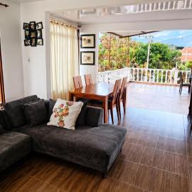Apartamento Fresco con Terraza 3 piso-tipo loft, hotel in Alto de Garzón