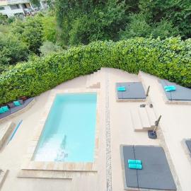 GKK House private swimming pool luxury house, Hotel in Skriperón