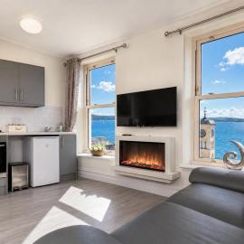 Unit 2 Island View Apartments With Stunning Harbour View, hotelli kohteessa Cobh