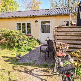 Nice Home In Samsø With Wifi, hotel sa Ballen
