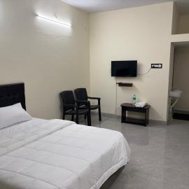 Balaas Inn, hotel in Karaikal