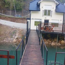 Vikendica na Drini kod Medjedje，位于Rogatica的酒店
