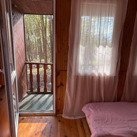 Domek drewniany nad jeziorem, hotel in Międzyrzecz
