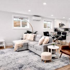 Royal Bay Guest Suite, hotel in Colwood