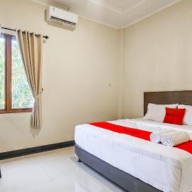 RedDoorz at Grand Cimanggis, hotel in Bandjarangoutjung Satu