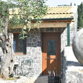 Tiny stone house - Corfu View