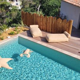 Les Champs Gallone suites avec jacuzzi privatif, hotel in La Roque-dʼAnthéron