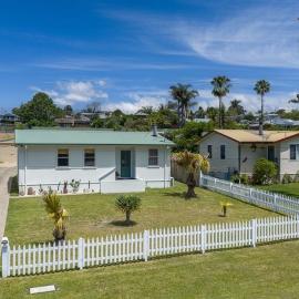 Bungo Beach Shack, hotel i Eden