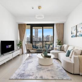 New Marsa 1BR Canal View Balcony & Pool in Marina
