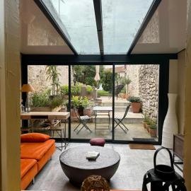 Maison cosy pour 2 à Crépy, Véranda et Jardin, hotel in Crépy-en-Valois