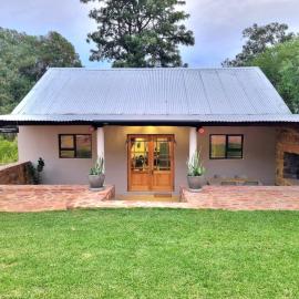 Lambertshoek Farm Stay، فندق في كلانويليام