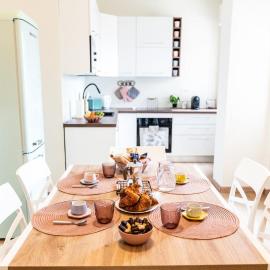 Casa Mara - Central Carbonia, AC, private balcony & full kitchen