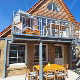 Ufergarten - Traumhafte Ferienwohnung auf privatem Wassergrundstück, hotel v destinácii Arnis