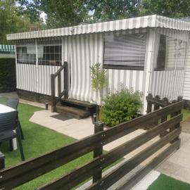 Mobil-home cosy avec terrasse et jardin privatif, hotel in La Bernerie-en-Retz