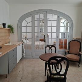 city center apartment, hotel v destinaci Jarnac